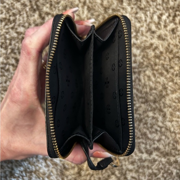 Tory Burch - Small Black Wallet - Picture 7 of 10